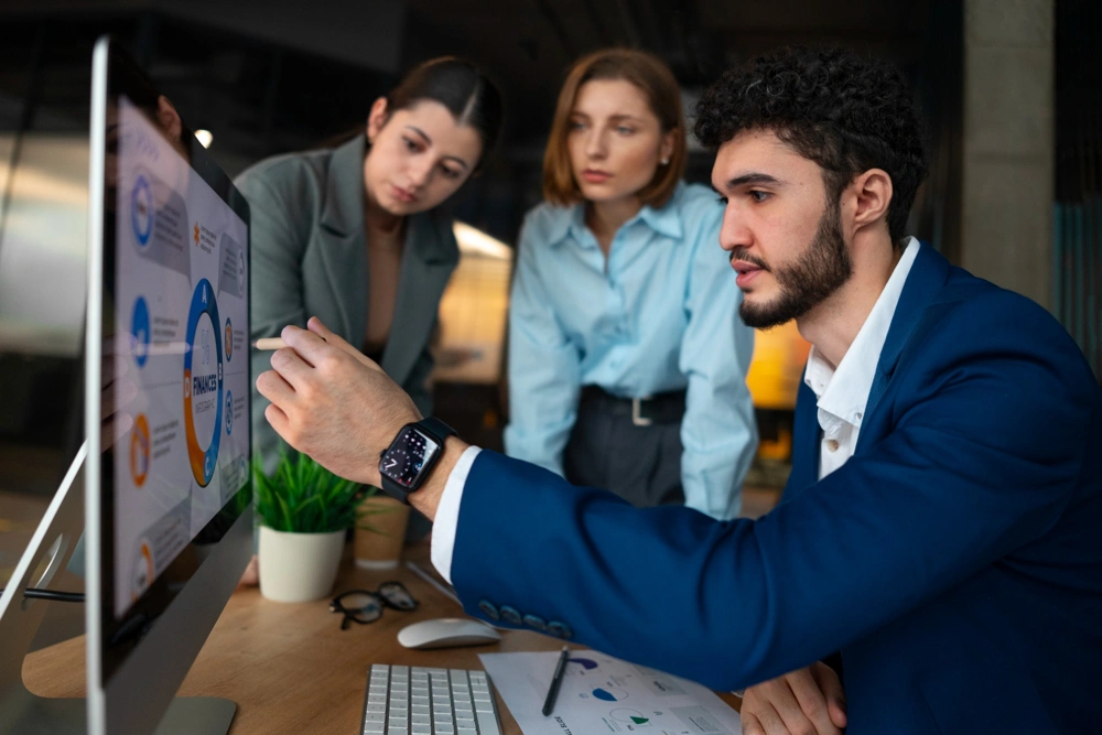 people-office-analyzing-checking-finance-graphs (1)_1000x667