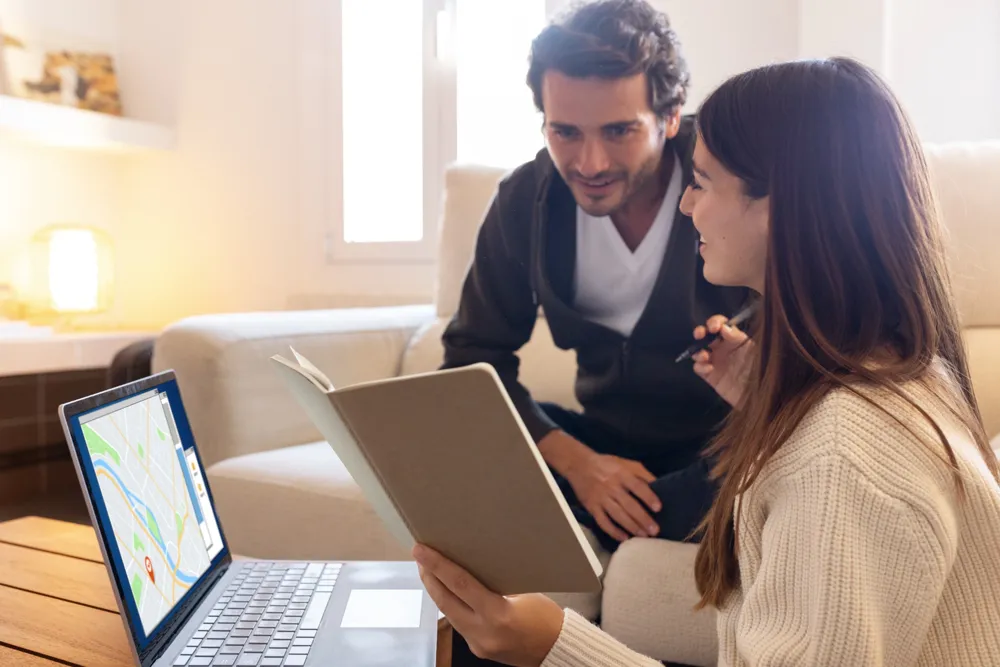 resized_close-up-people-working-from-home