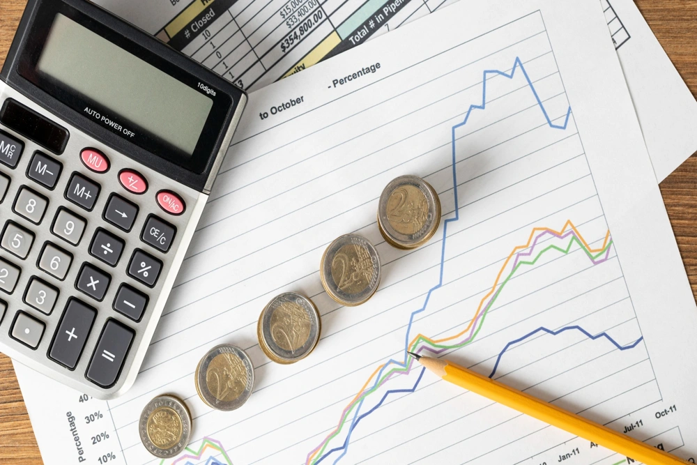 top-view-arrangement-finances-elements_1000x667